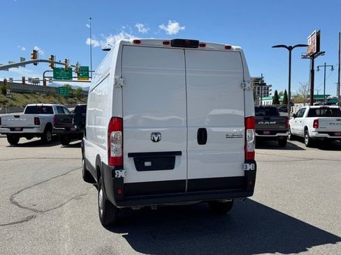 Used 2025 RAM ProMaster 2500 w/ Convenience Group FWD image 9