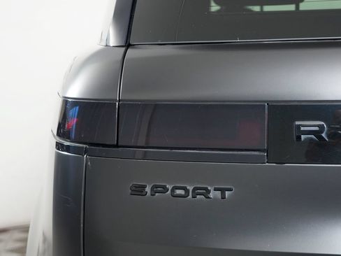 Used 2024 Land Rover Range Rover Sport SE AWD/4WD image 12