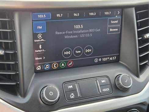 Used 2023 GMC Acadia SLT FWD image 30