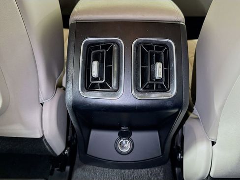 Used 2024 Kia Sorento S FWD image 23