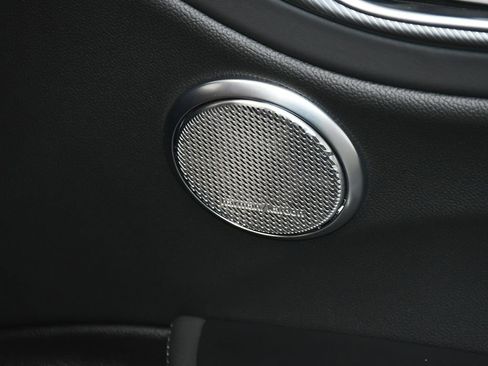 Used 2024 Alfa Romeo Giulia Ti AWD/4WD image 17