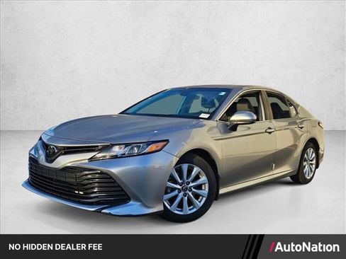 Used 2019 Toyota Camry LE FWD image 1