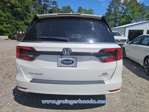 Certified 2024 Honda Odyssey Sport image 8