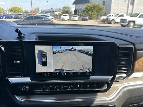 Used 2022 Chevrolet Silverado 1500 High Country w/ Technology Package image 25