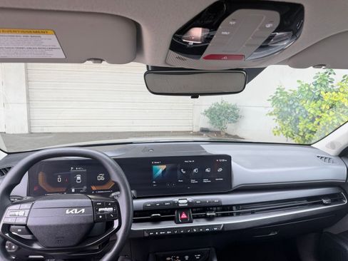 Used 2025 Kia K4 LXS image 35