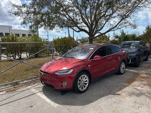 Used 2017 Tesla Model X 75D image 6
