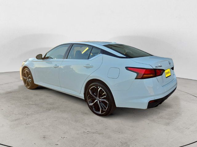 Used 2025 Nissan Altima 2.5 SR AWD/4WD image 7