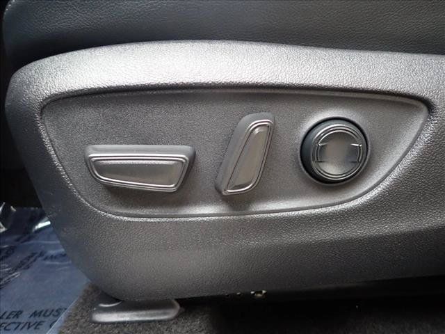 Certified 2026 Toyota Highlander Limited AWD/4WD image 13