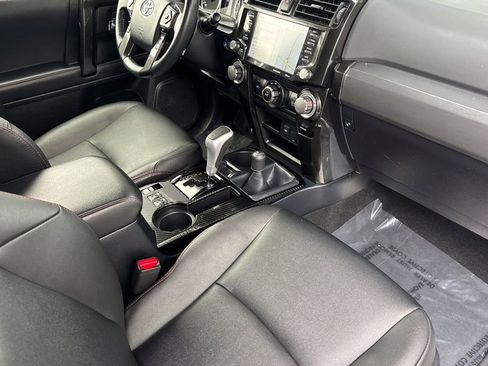 Certified 2024 Toyota 4Runner TRD Off-Road Premium w/ Moonroof Package AWD/4WD image 15