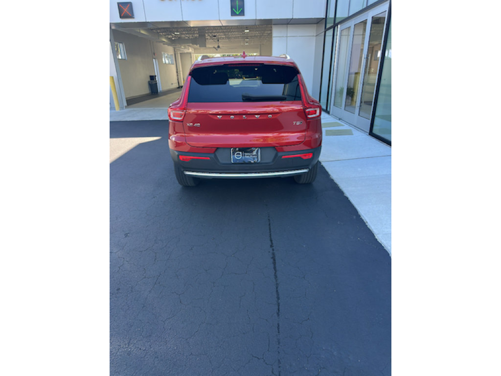 Used 2022 Volvo XC40 T5 Momentum w/ Premium Package AWD/4WD image 6