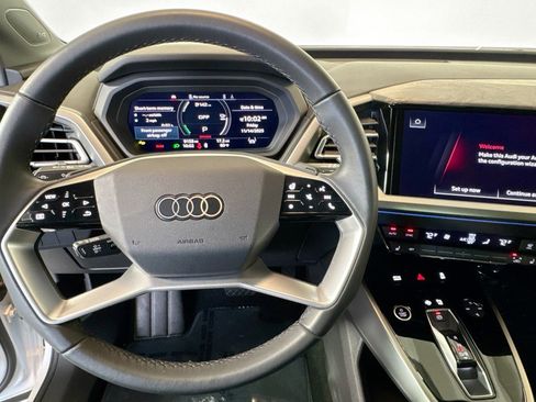 Used 2025 Audi Q4 e-tron Premium Plus image 10