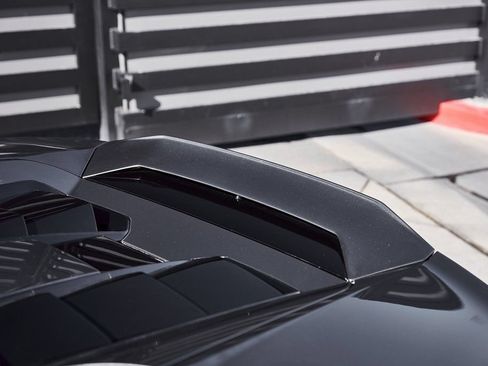 Used 2024 Lamborghini Huracan EVO AWD/4WD image 11
