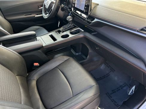 Used 2024 Toyota Sienna XSE w/ XSE Plus Package image 18