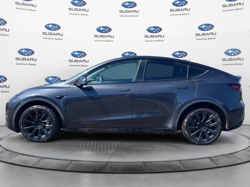 Used 2024 Tesla Model Y Long Range AWD/4WD image 3