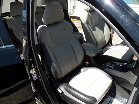 Used 2019 Subaru Forester Limited AWD/4WD image 13