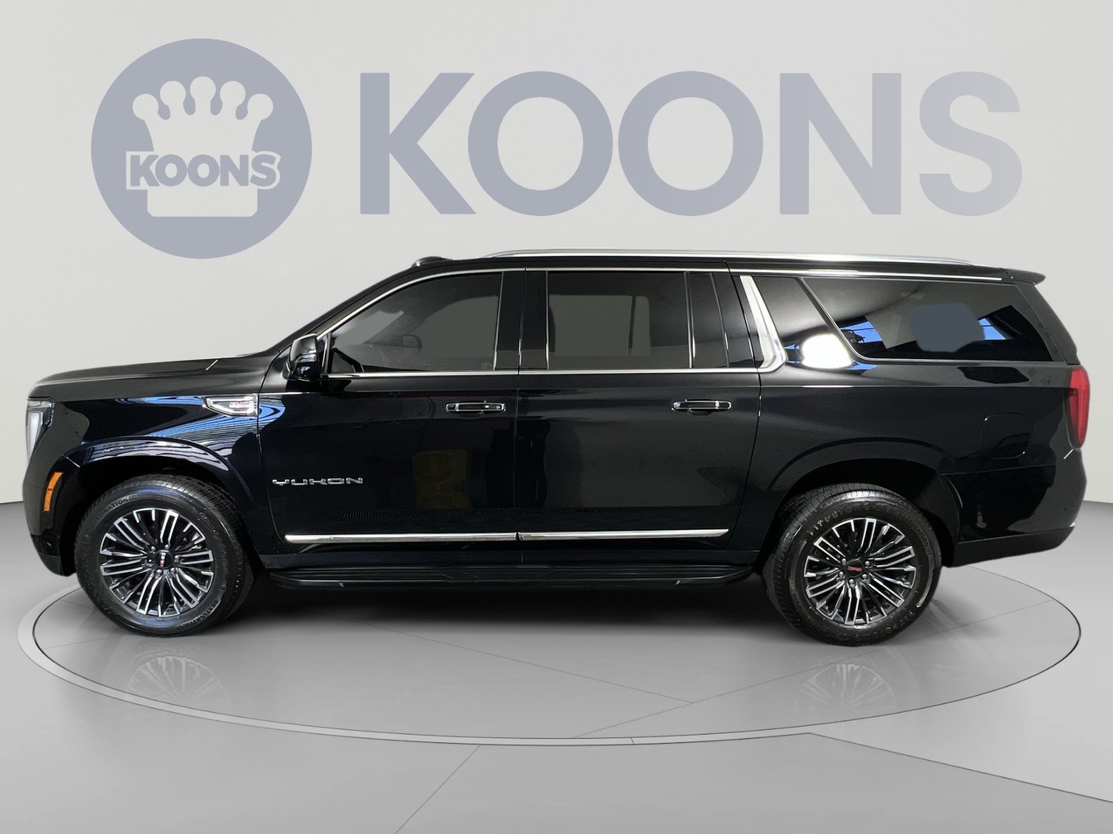 Used 2025 GMC Yukon XL Elevation w/ Elevation Premium Package AWD/4WD image 7