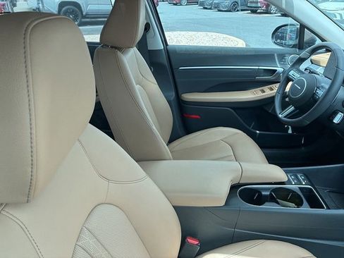 Used 2025 Hyundai Sonata Limited FWD image 18
