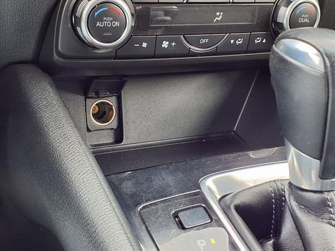 Used 2017 MAZDA CX-5 Touring image 14