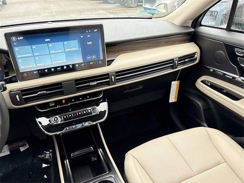 New 2026 Lincoln Corsair Reserve image 15