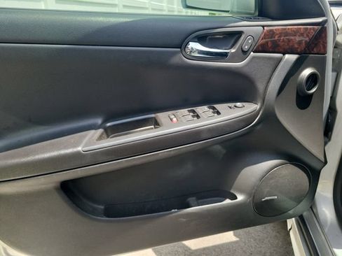 Used 2013 Chevrolet Impala LTZ FWD image 14