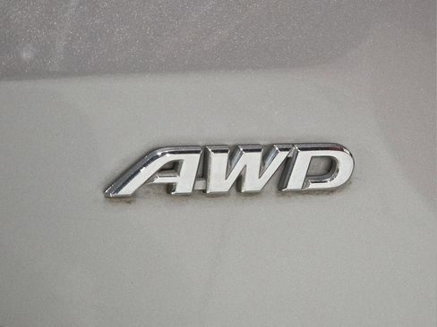 Used 2023 Toyota RAV4 XLE w/ Convenience Package image 9