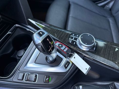 Used 2018 BMW 330e 330e iPerformance image 29