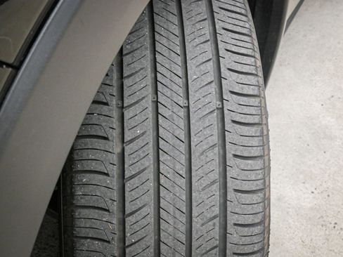 Certified 2025 Honda HR-V Sport image 12