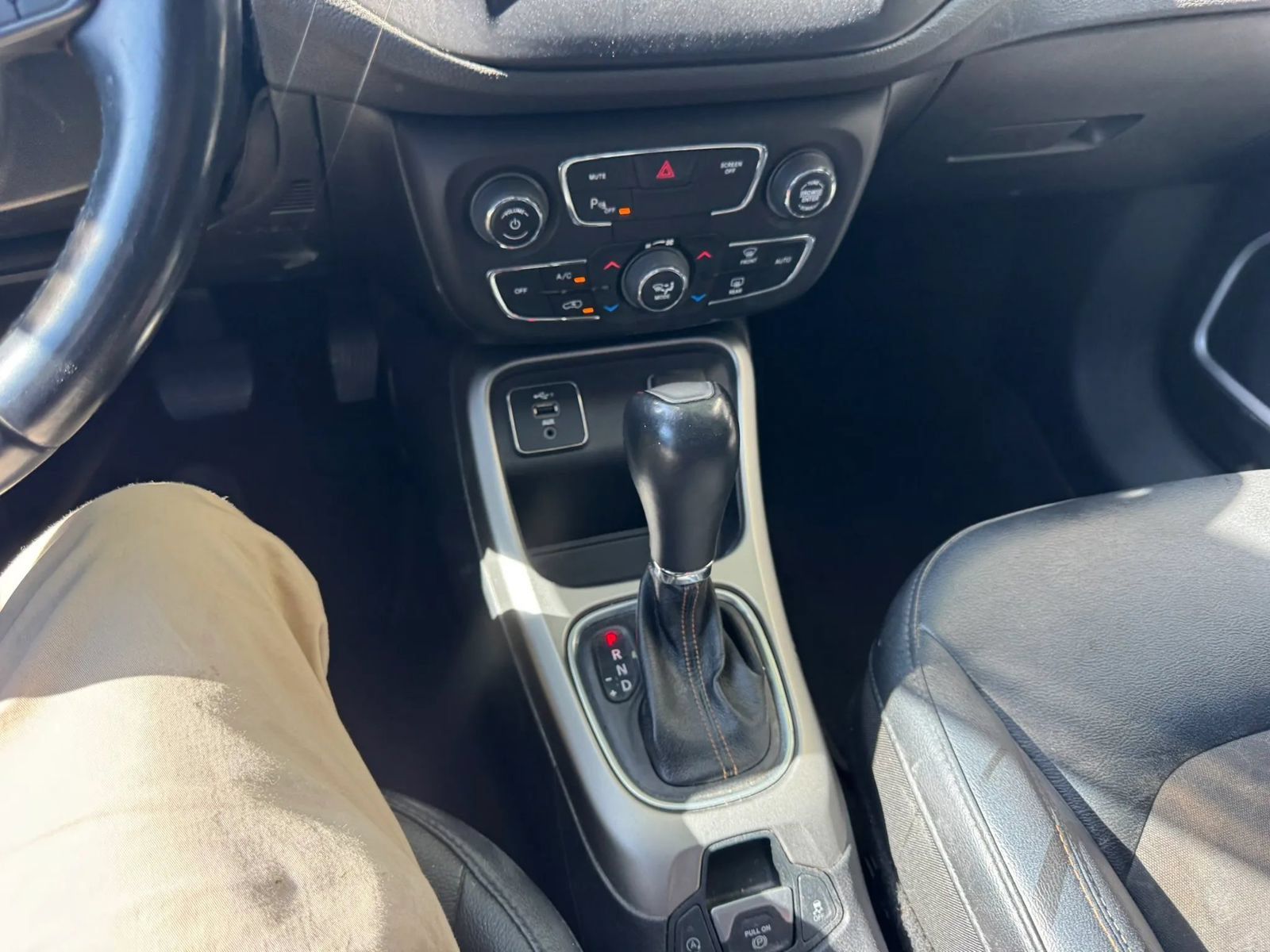 Used 2020 Jeep Compass Latitude w/ Popular Equipment Group FWD image 34