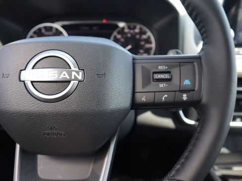 Certified 2025 Nissan Rogue SV image 23