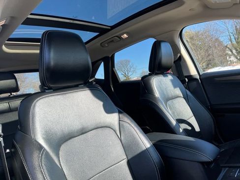 Used 2020 Ford Escape Titanium image 35