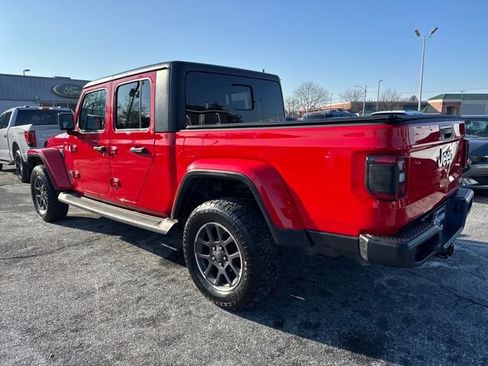 Used 2020 Jeep Gladiator Overland image 3