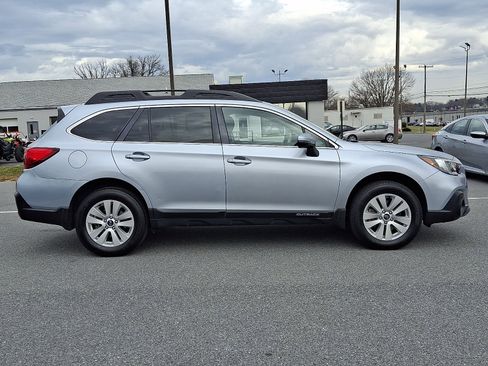 Used 2019 Subaru Outback 2.5i Premium w/ Popular Package #2 image 7