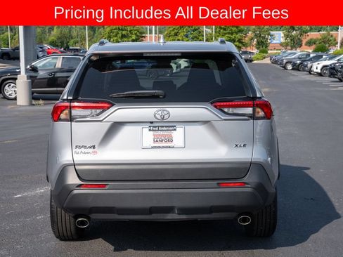 Used 2025 Toyota RAV4 XLE FWD image 4