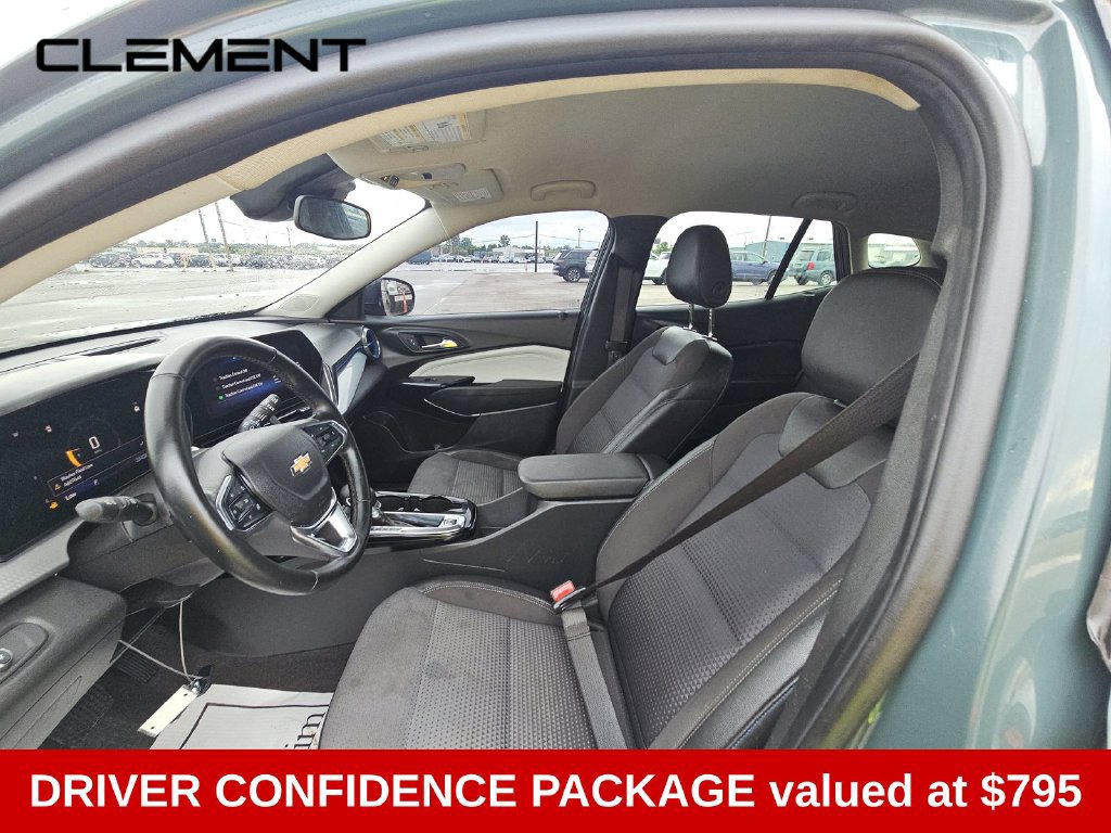 Used 2025 Chevrolet Trax LT w/ Driver Confidence Package FWD image 4