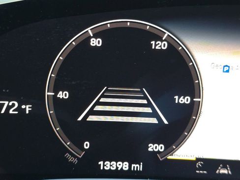 Used 2023 Porsche Taycan image 31