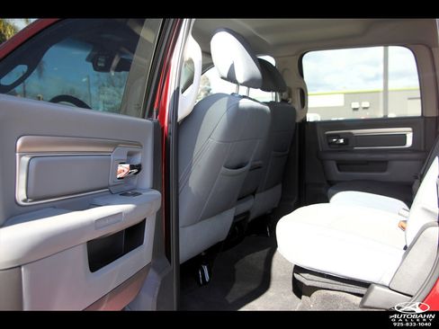 Used 2017 RAM 2500 SLT w/ Luxury Group RWD image 31