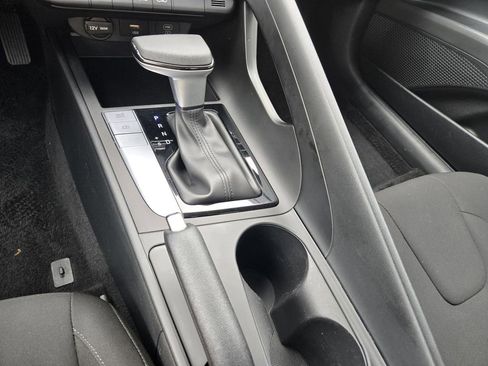 Used 2024 Hyundai Elantra SEL FWD image 15