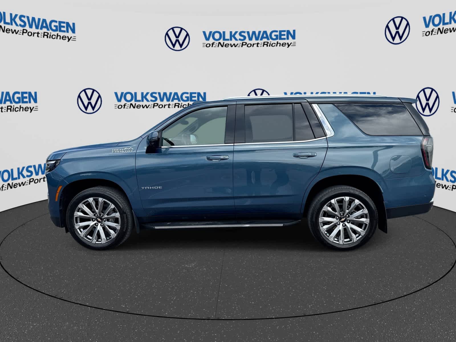 Used 2025 Chevrolet Tahoe High Country AWD/4WD image 11