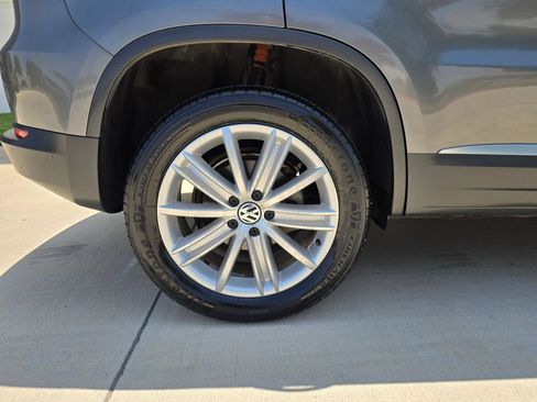 Used 2014 Volkswagen Tiguan SEL FWD image 52