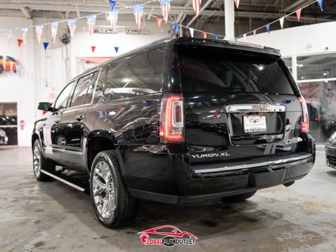 Used 2019 GMC Yukon XL Denali w/ Denali Ultimate Package image 5