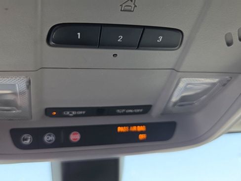 Used 2019 Chevrolet Equinox LT FWD image 15
