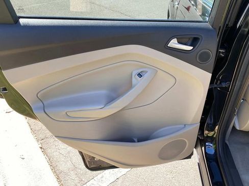 Used 2014 Ford Escape Titanium FWD image 10