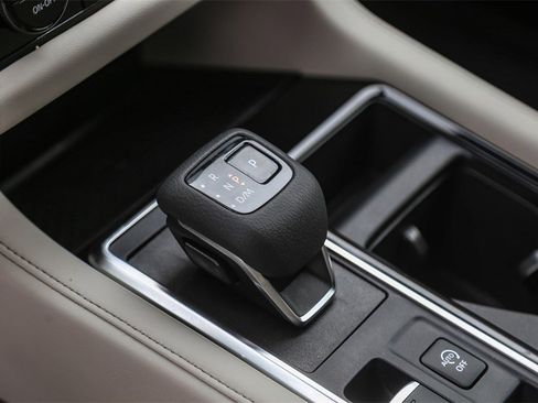 Certified 2024 Nissan Pathfinder SL w/ SL Premium Package image 18