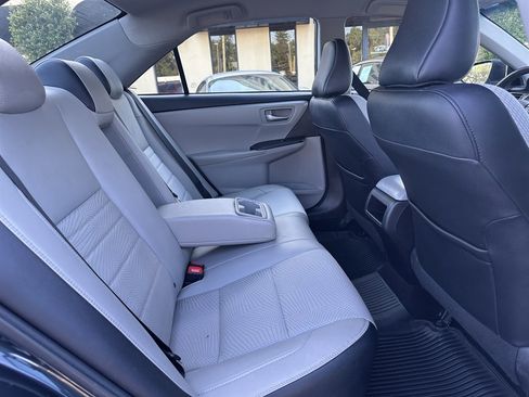 Used 2017 Toyota Camry SE image 30