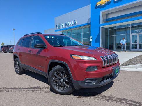Used 2017 Jeep Cherokee Sport w/ Cold Weather Group AWD/4WD image 1
