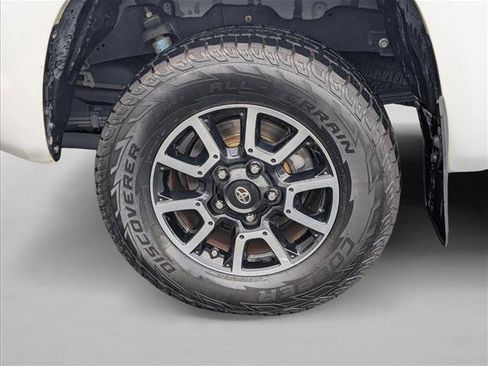 Used 2016 Toyota Tundra Limited w/ Limited Premium Package AWD/4WD image 27