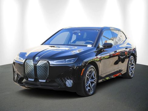 Used 2025 BMW iX xDrive50 AWD/4WD image 3