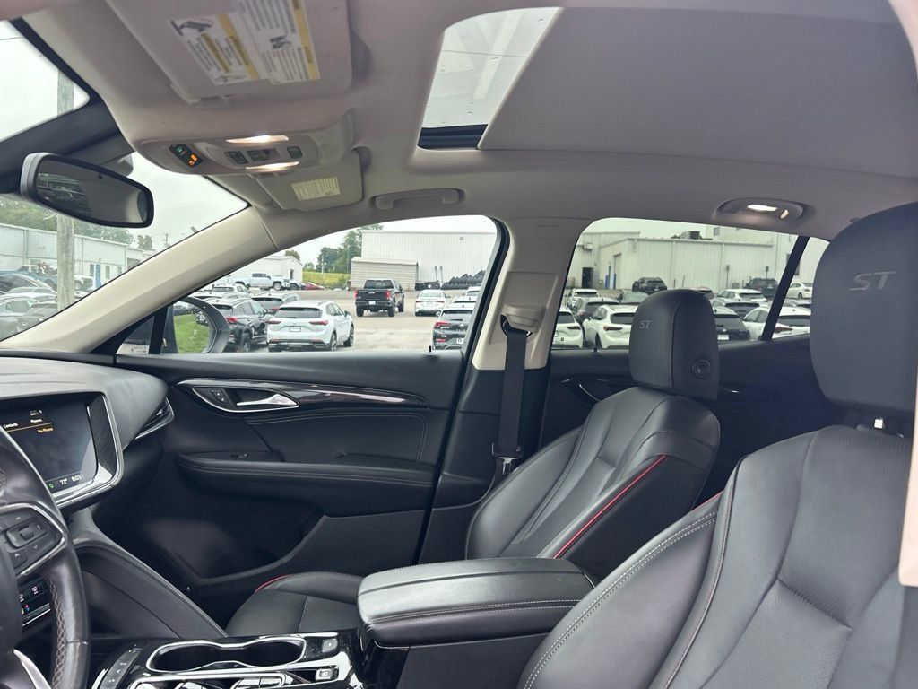 Used 2023 Buick Envision Essence w/ Technology Package I AWD/4WD image 9