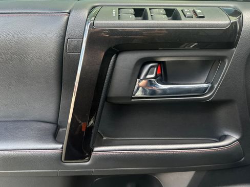 Used 2021 Toyota 4Runner Venture w/ Moonroof Package AWD/4WD image 12