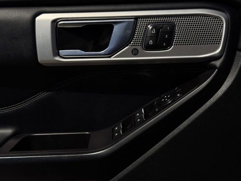 Used 2020 Ford Explorer Limited w/ Hybrid Equipment Group 310A image 23